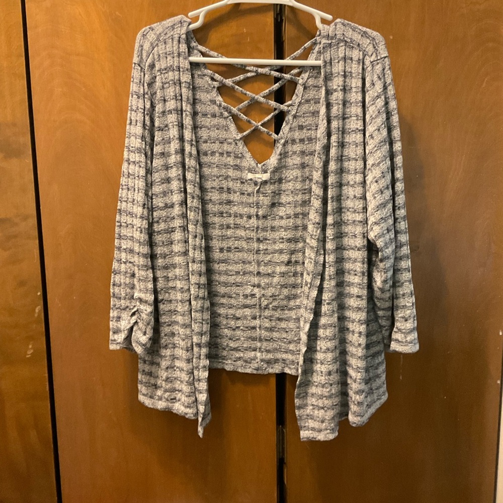 🥳 Maurice’s Gray Striped Women's Cardigan Sweater